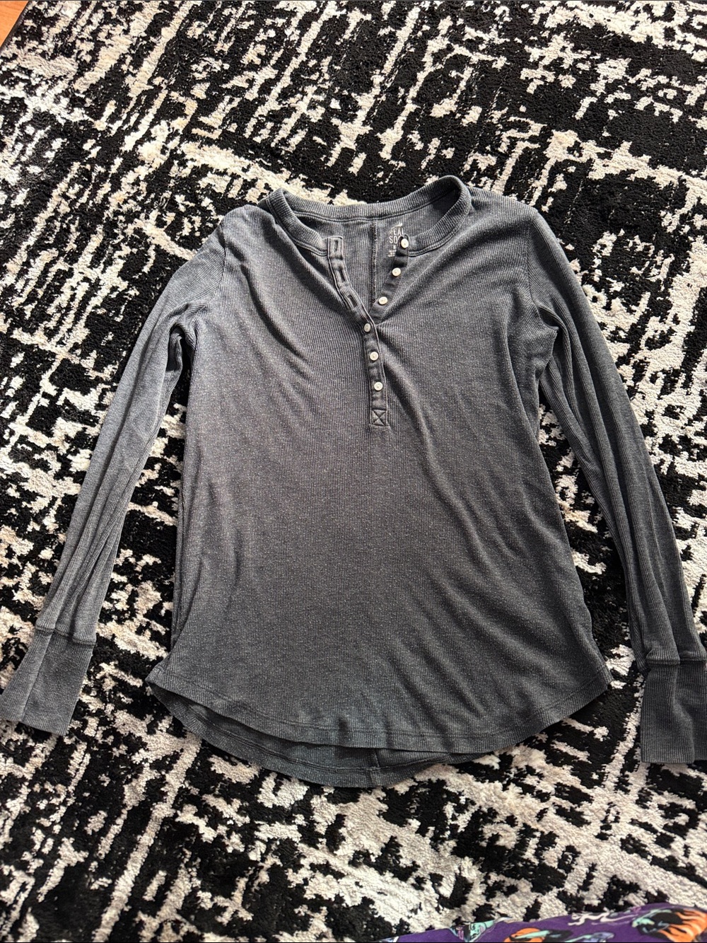 American Eagle (Aerie) Charcoal Gray Long-Sleeve Henley